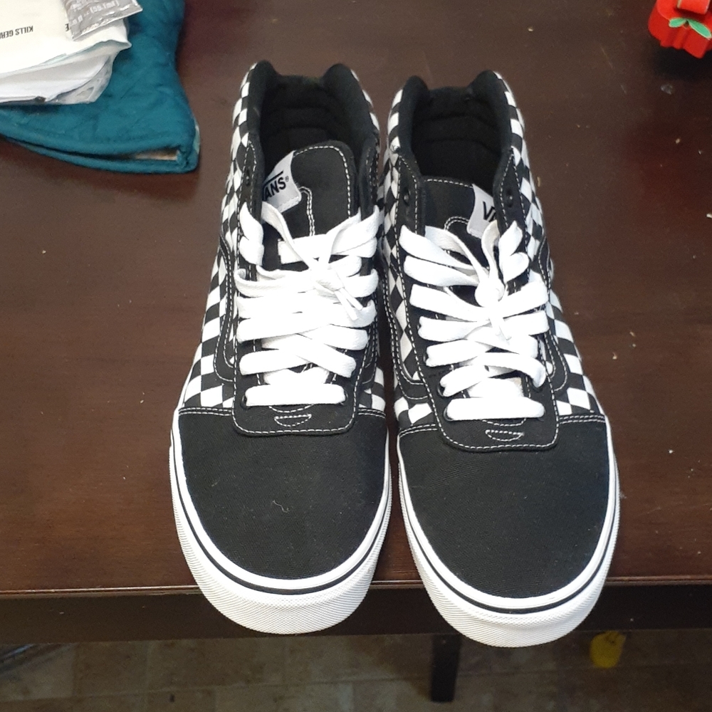 Vans - Picture 3 of 4